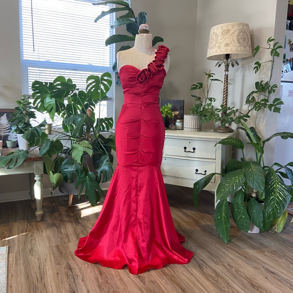 Blondie Nites Red Mermaid Prom Dress - Size 1